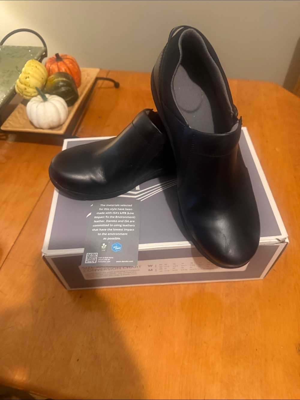 Dansko Neci Black Leather Slip-Resistant Work Clogs Shoes Size 9 euro 40